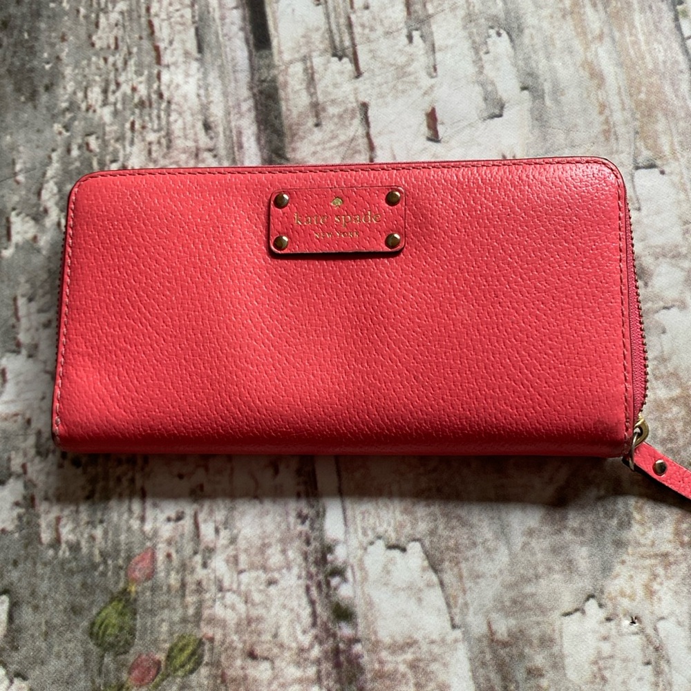 Kate Spade coral wallet